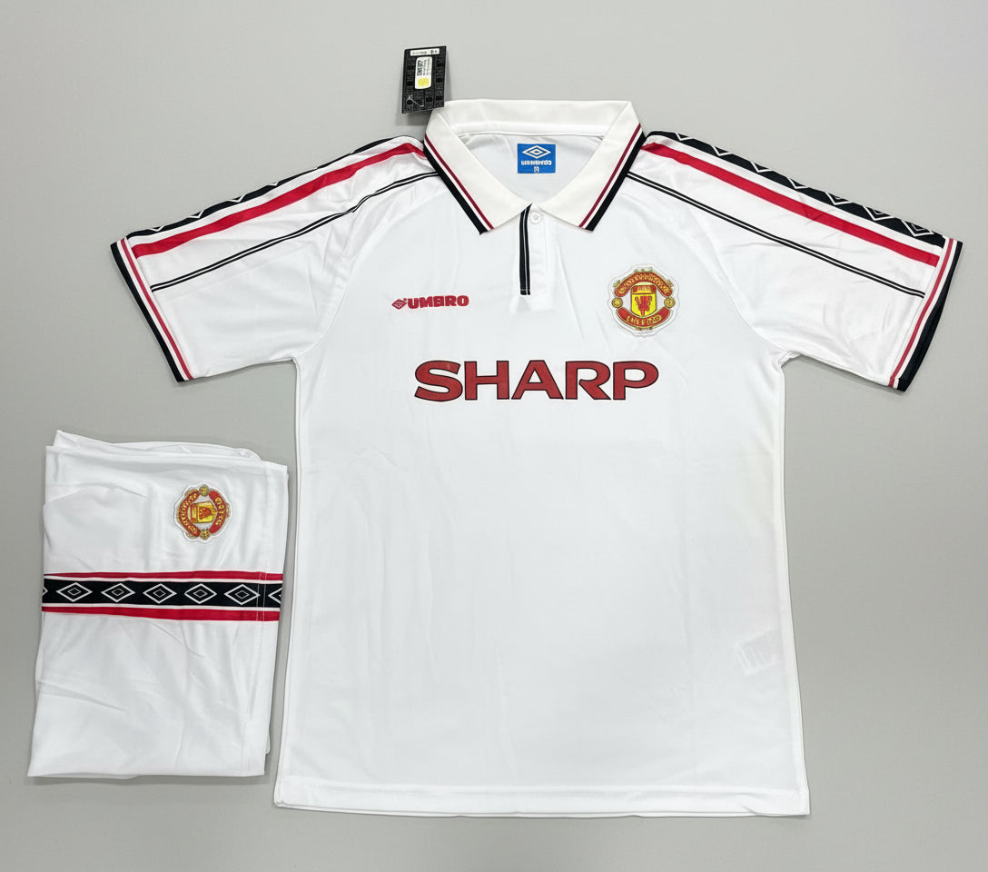 Manchester United retro jersey with shorts