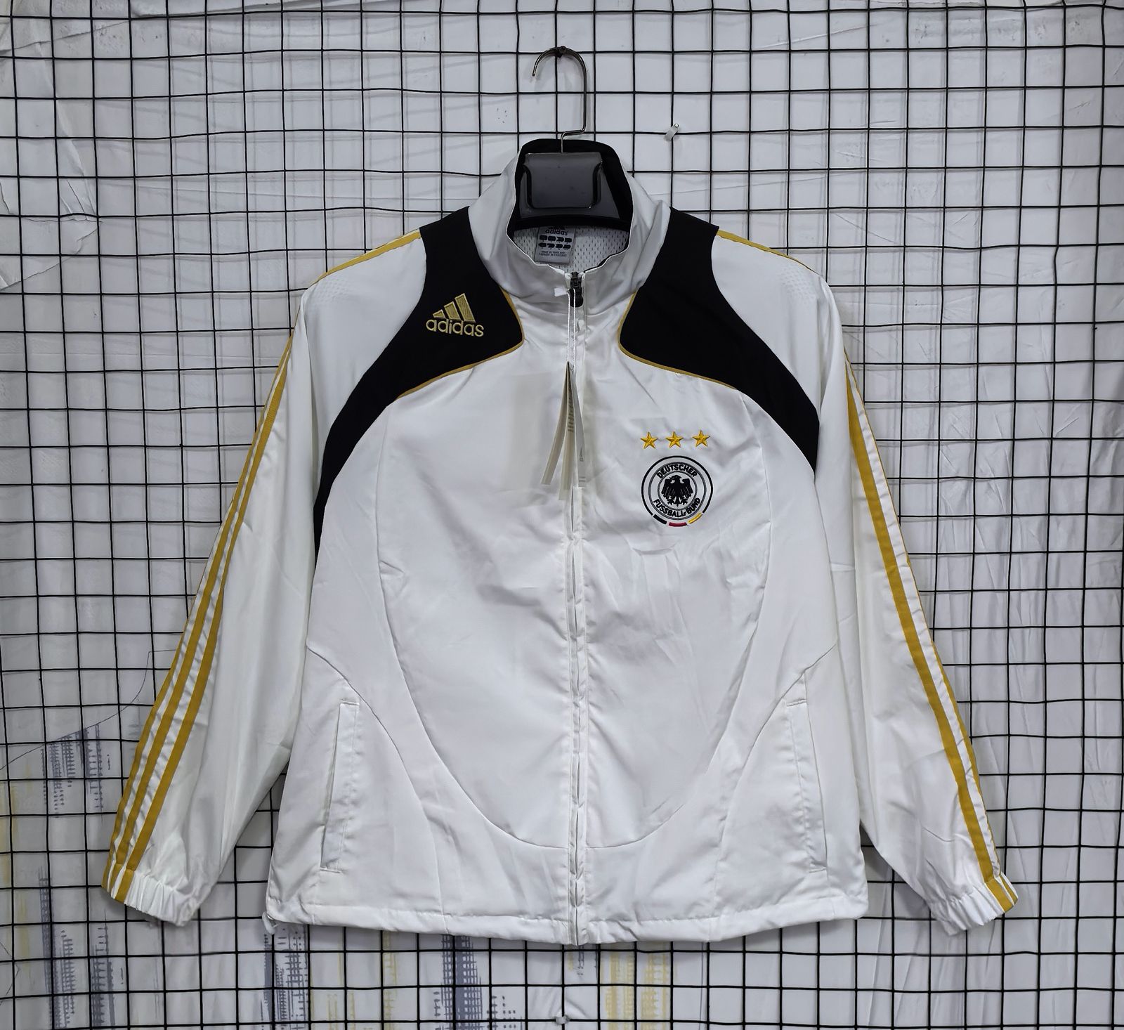 Germany White Windbreaker And Gold 25 26 Season